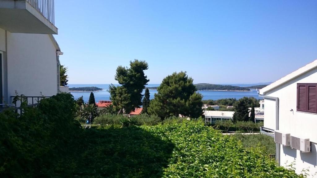 Apartments Mare 2 Đảo Hvar Ngoại thất bức ảnh