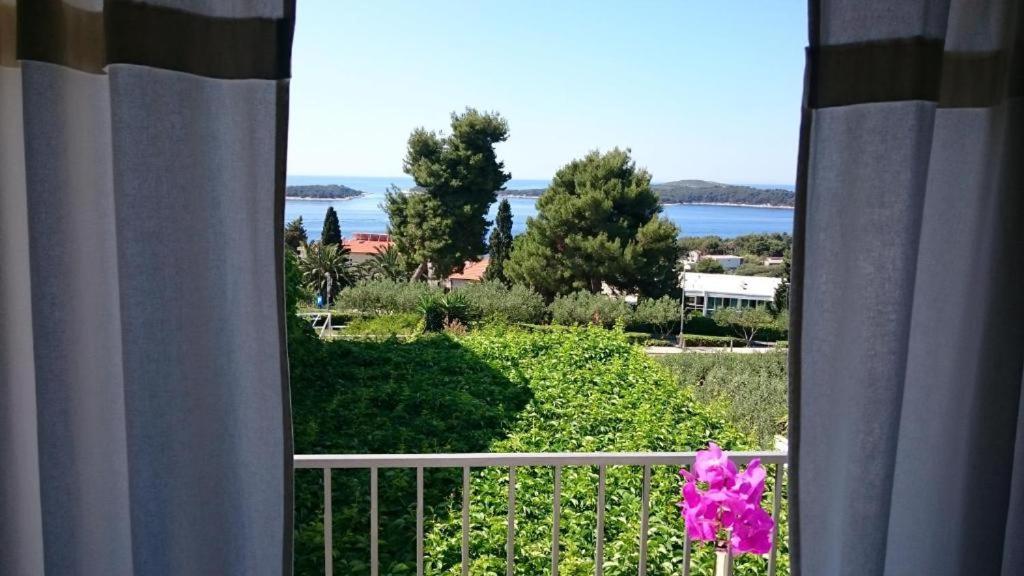 Apartments Mare 2 Đảo Hvar Ngoại thất bức ảnh