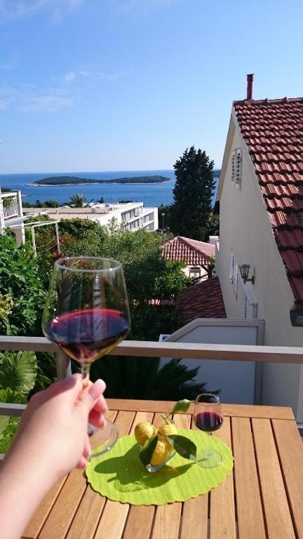 Apartments Mare 2 Đảo Hvar Ngoại thất bức ảnh