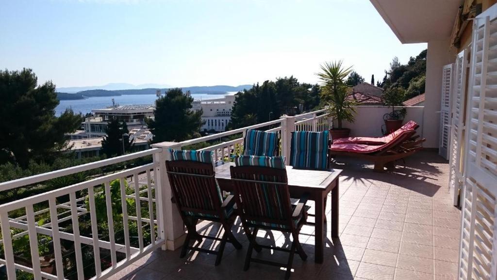 Apartments Mare 2 Đảo Hvar Ngoại thất bức ảnh