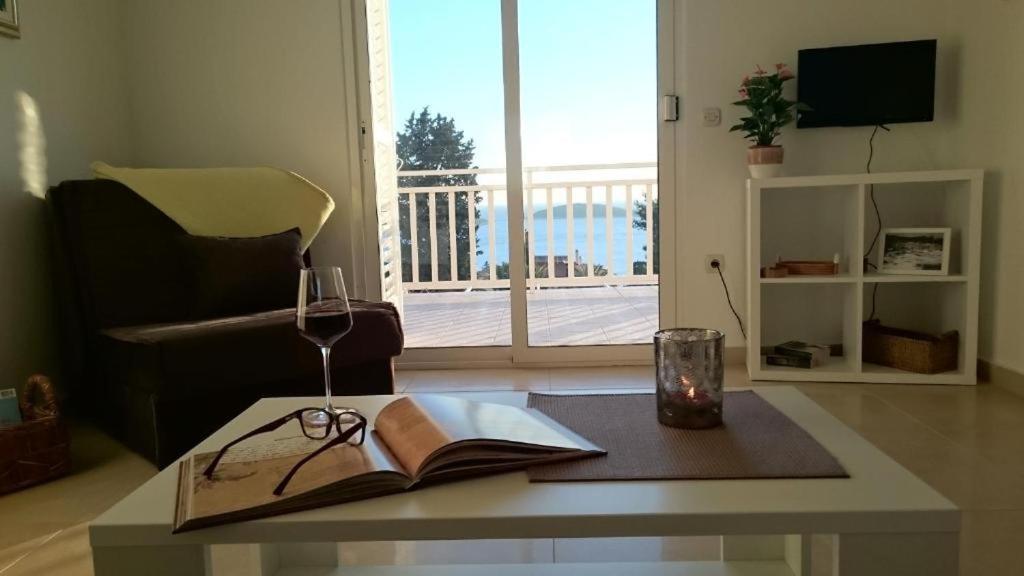 Apartments Mare 2 Đảo Hvar Ngoại thất bức ảnh
